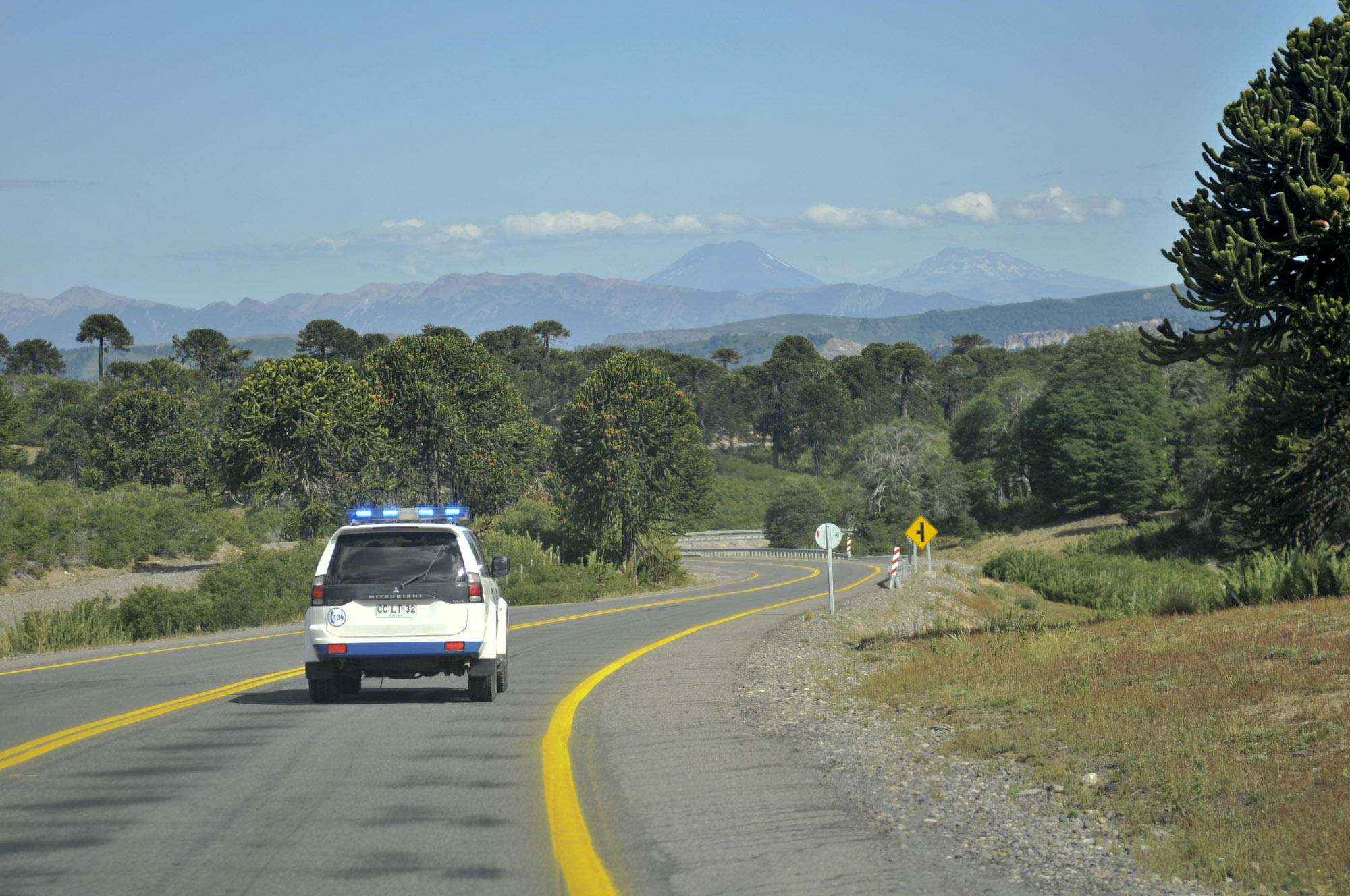 expulxion argentina policia neuquen gendarmeria argentina paso fronterizo liucura angol temuco collipulli comunero mapuche juan millacheo detencion buscado incendio extremista jefe regional alto mando ernesto vidal capetillo